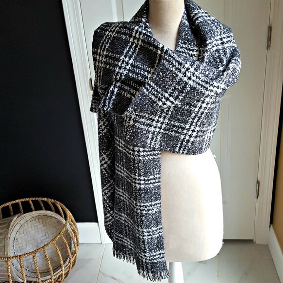 NWT! BEAUTIFUL Shimmery MICHAEL KORS WRAP SHAWL - Picture 1 of 5